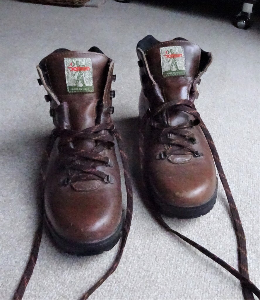 demon walking boots